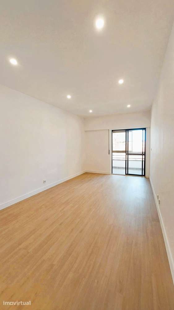 Raro no Mercado! T1 com 92m², Potencial para T2 – a 5 min da Estação - Grande imagem: 4/21