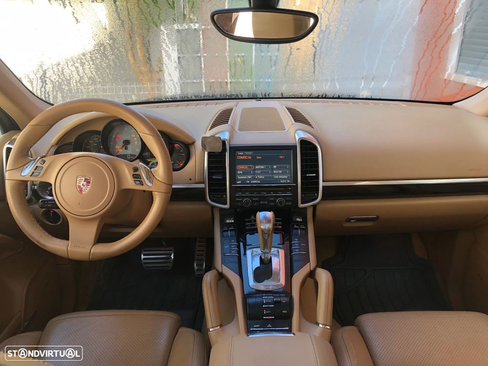 Porsche Cayenne S Hybrid - 8