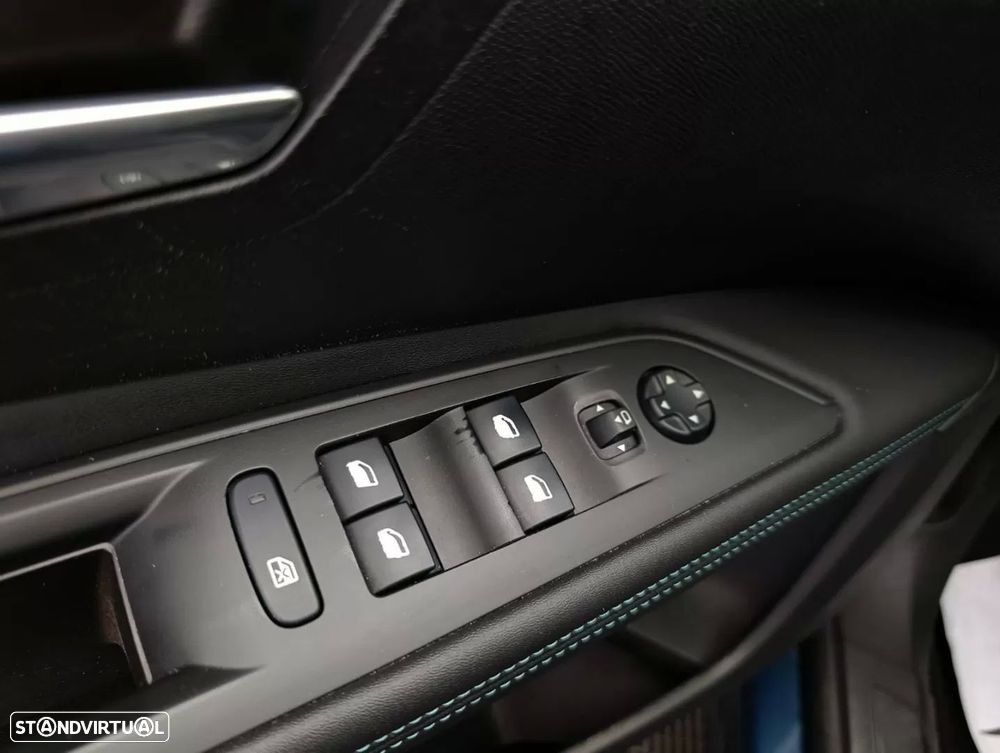 Peugeot 3008 1.6 Hybrid Allure e-EAT8 — photo 4