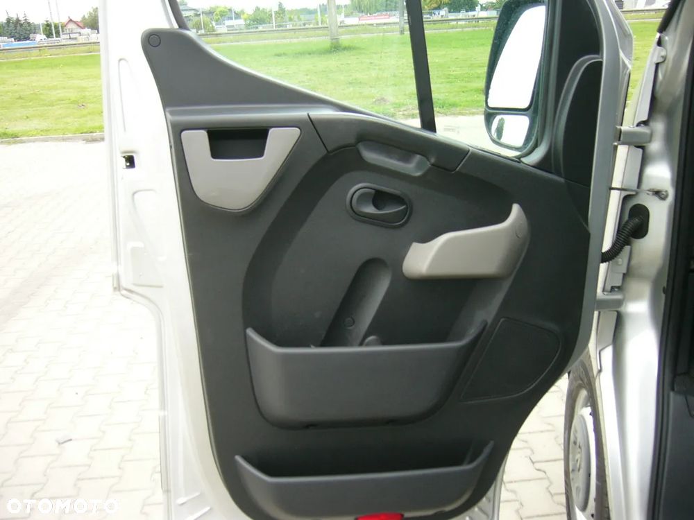 Renault Master 3 L2H2 2.3 dci 125 Ps - 12