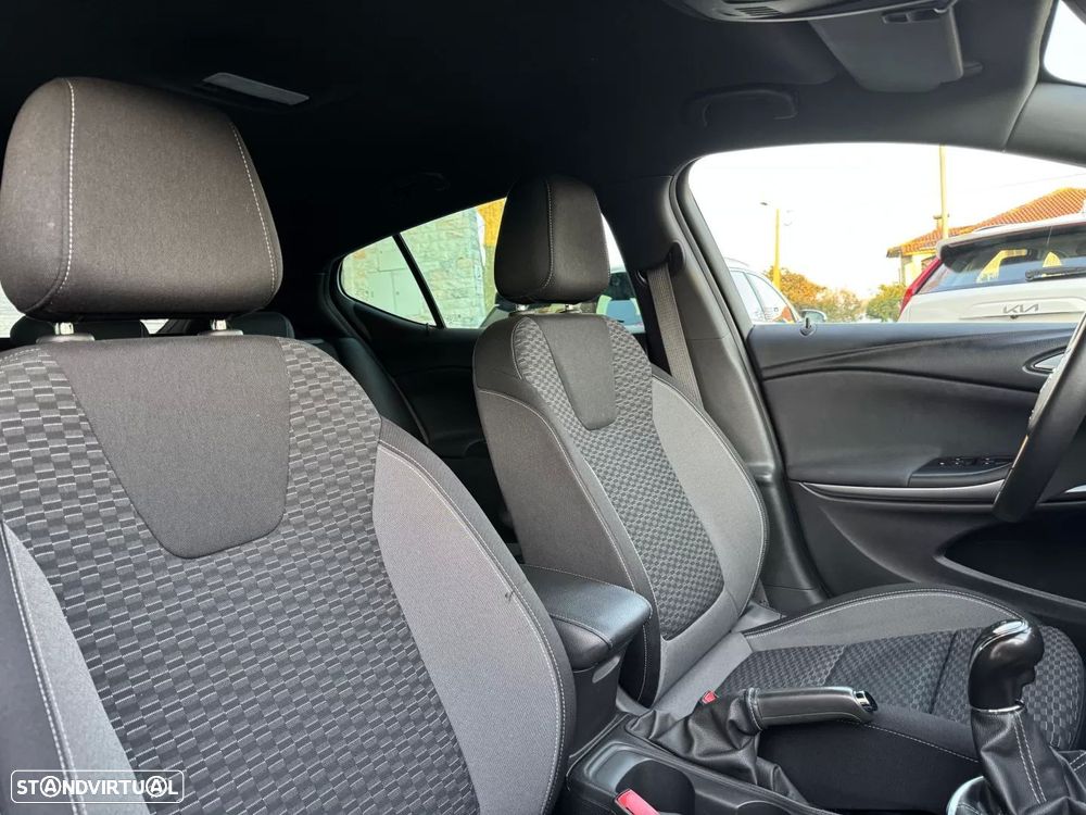 Opel Astra 1.2 T GS Line - 15