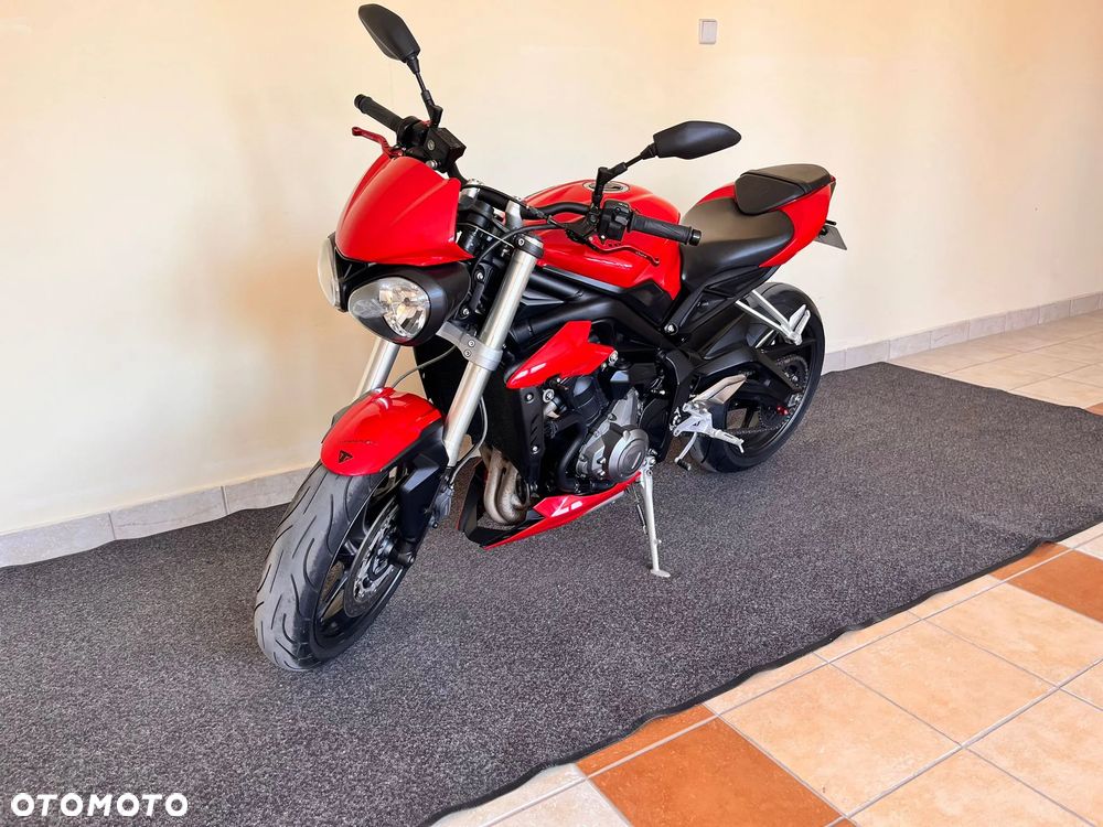 Triumph Street Triple - 4