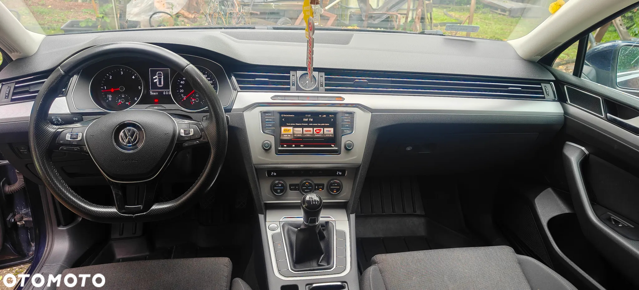 Volkswagen Passat 1.6 TDI BMT Comfortline - 9