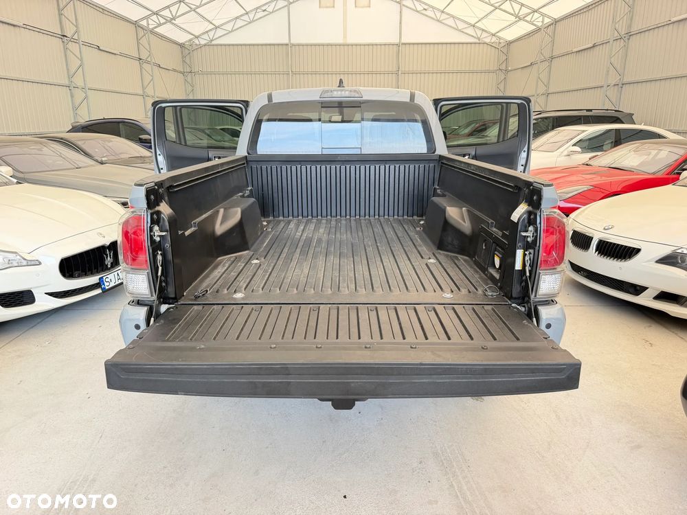 Toyota Tacoma - 10