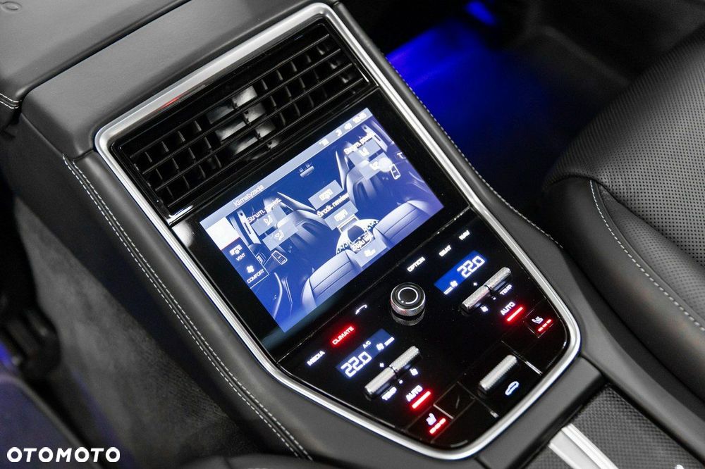 Porsche Panamera Turbo - 35