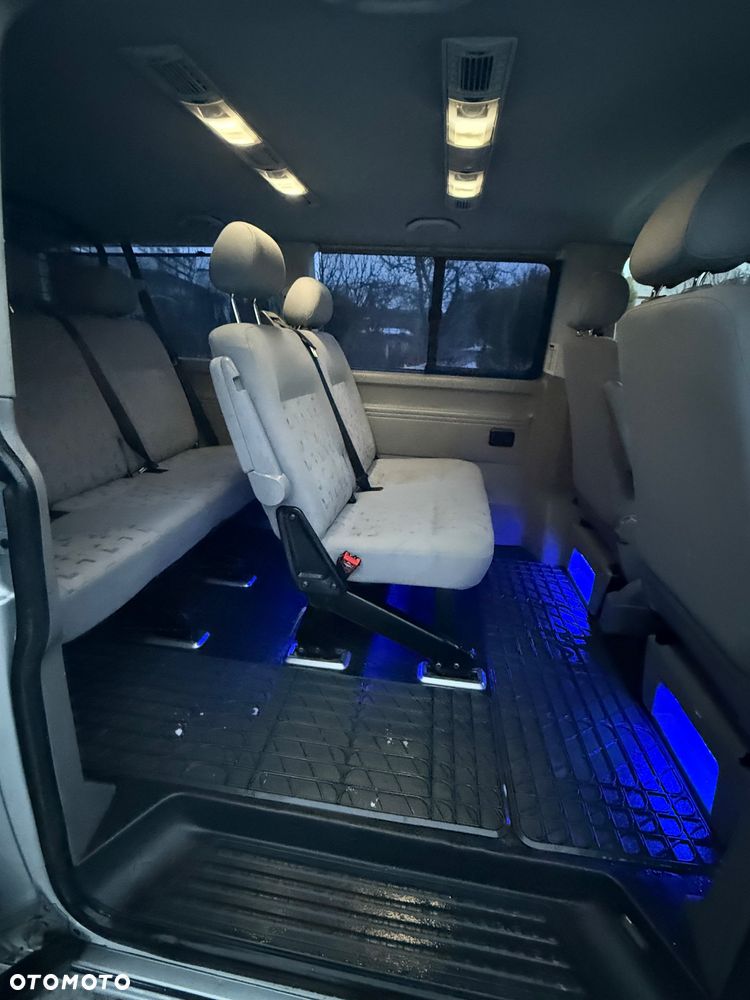 Volkswagen Caravelle L2 - 12