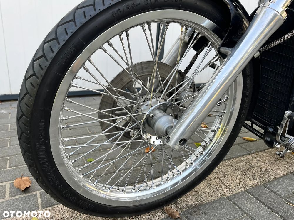 Suzuki Intruder - 11