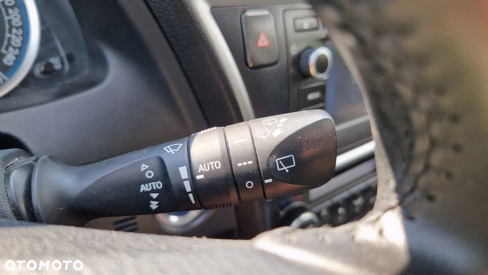 Toyota Auris 1.8 HSD Luna - 30