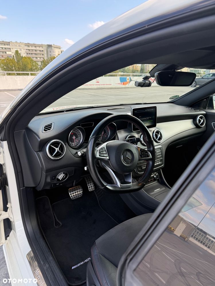Mercedes-Benz CLA - 14