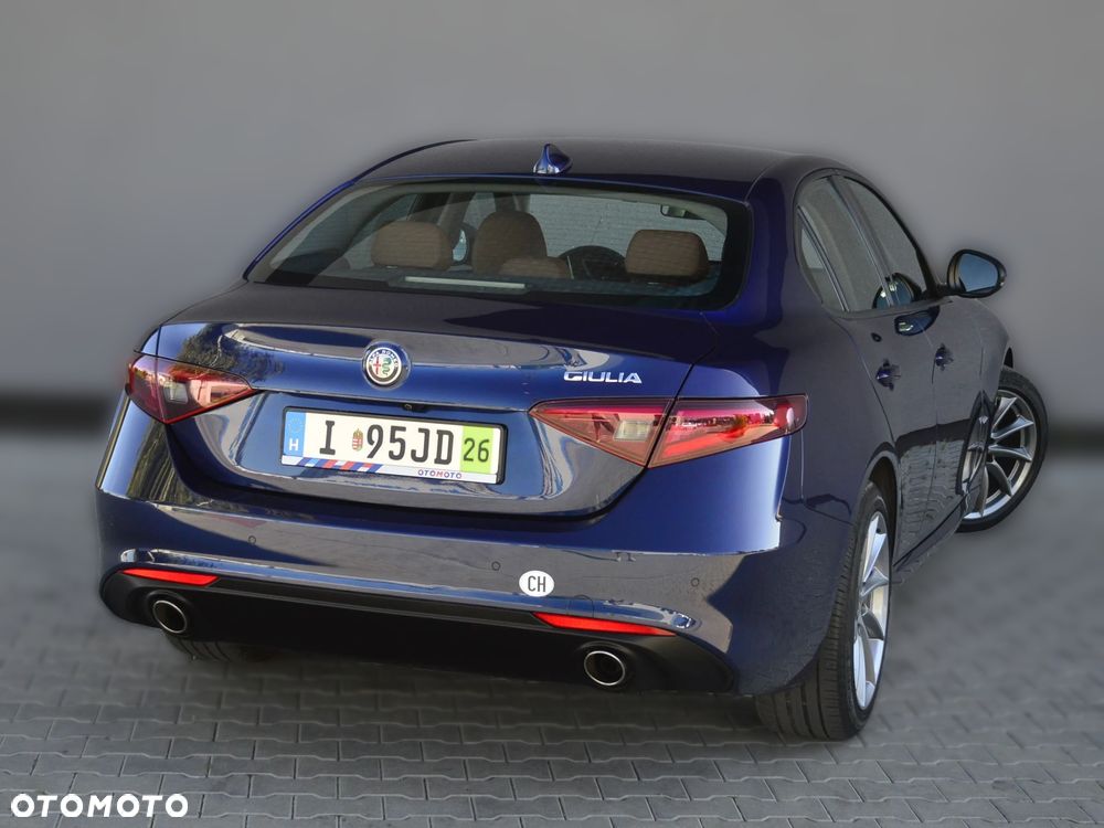 Alfa Romeo Giulia - 10