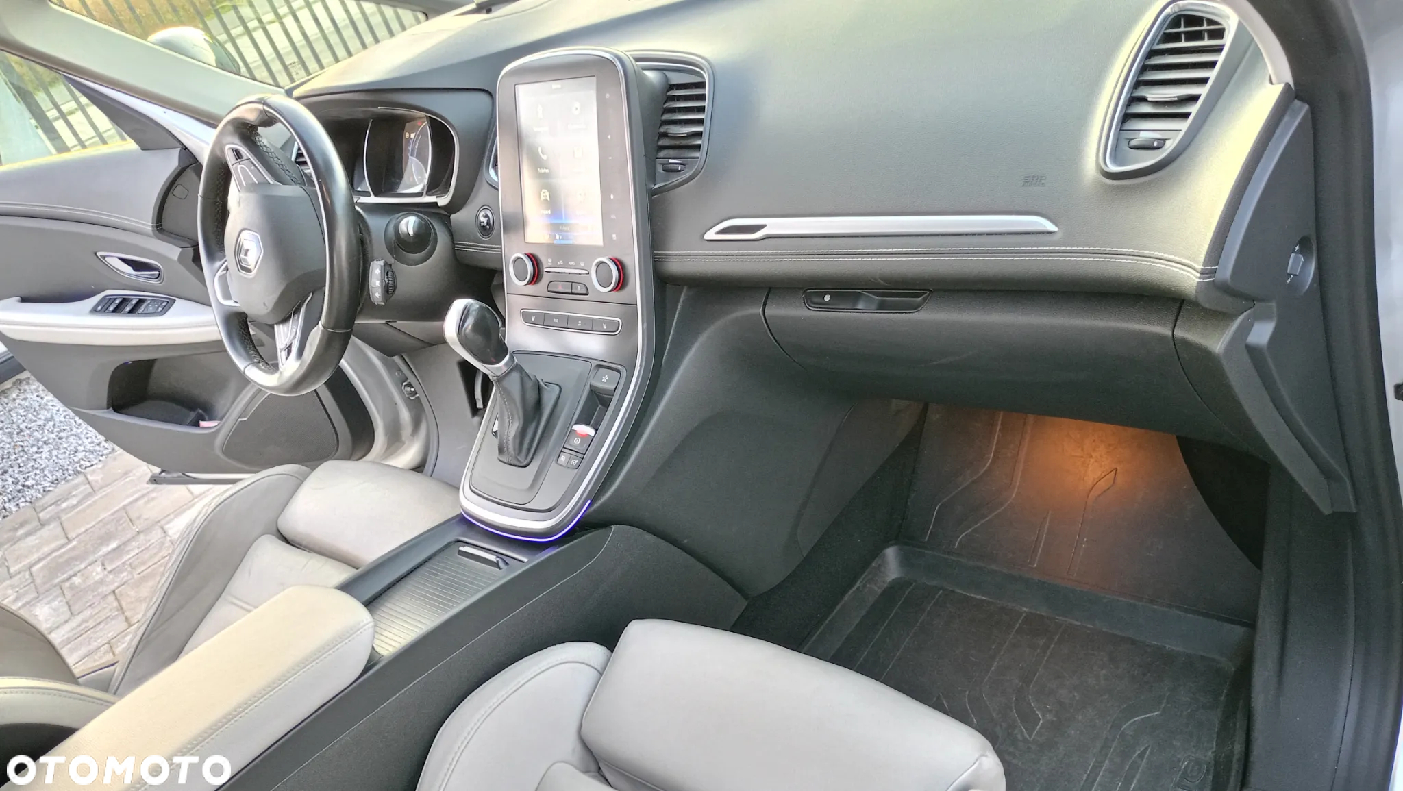 Renault Scenic 1.5 dCi Intens EDC - 14