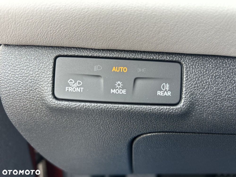 Volkswagen T-Roc 1.5 eTSI Style DSG - 29