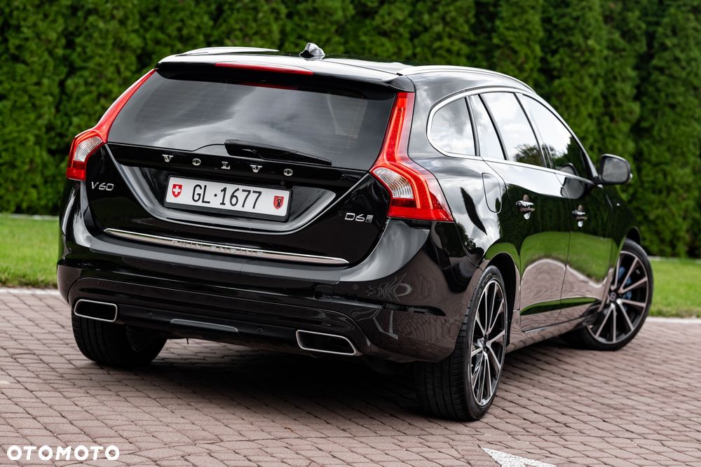 Volvo V60 D6 AWD Plug-in Hybrid Summum - 9
