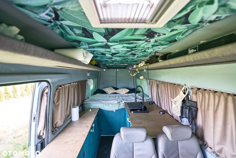 Mercedes-Benz Sprinter - 15