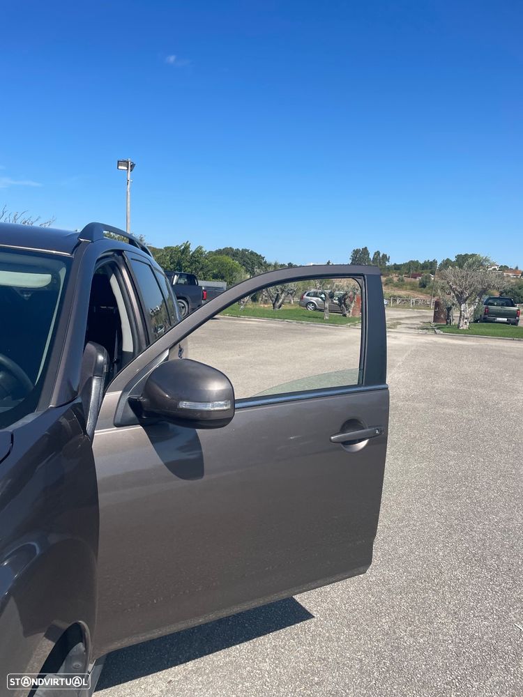 Mitsubishi Outlander - 14