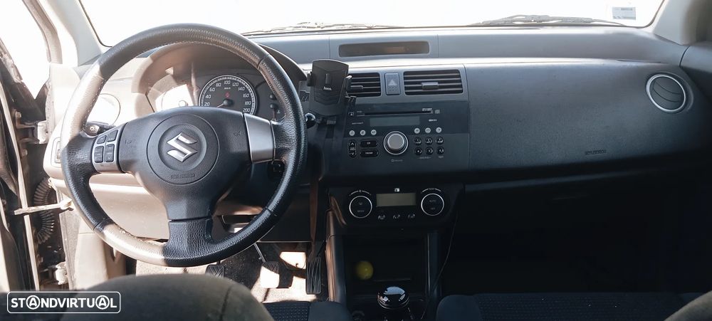 Suzuki Swift 1.3 DDiS GL - 7