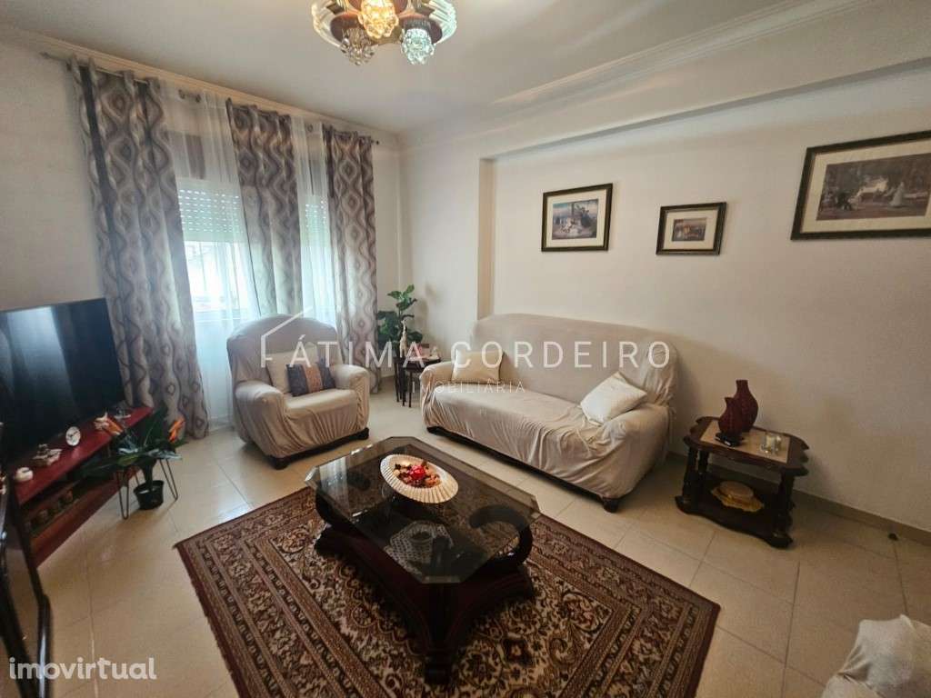 Apartamento T2 na Amora - Localização Privilegiada e Excelente Opor... - Grande imagem: 3/22