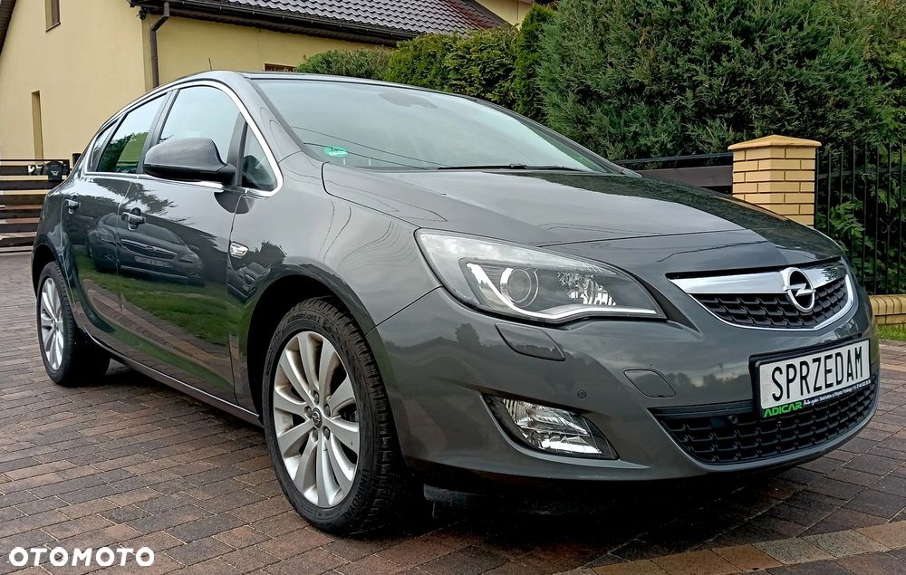 Opel Astra 1.4 T Cosmo - 4