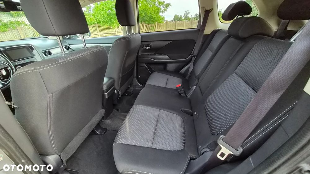 Mitsubishi Outlander 2.0 Intense 2WD CVT - 24