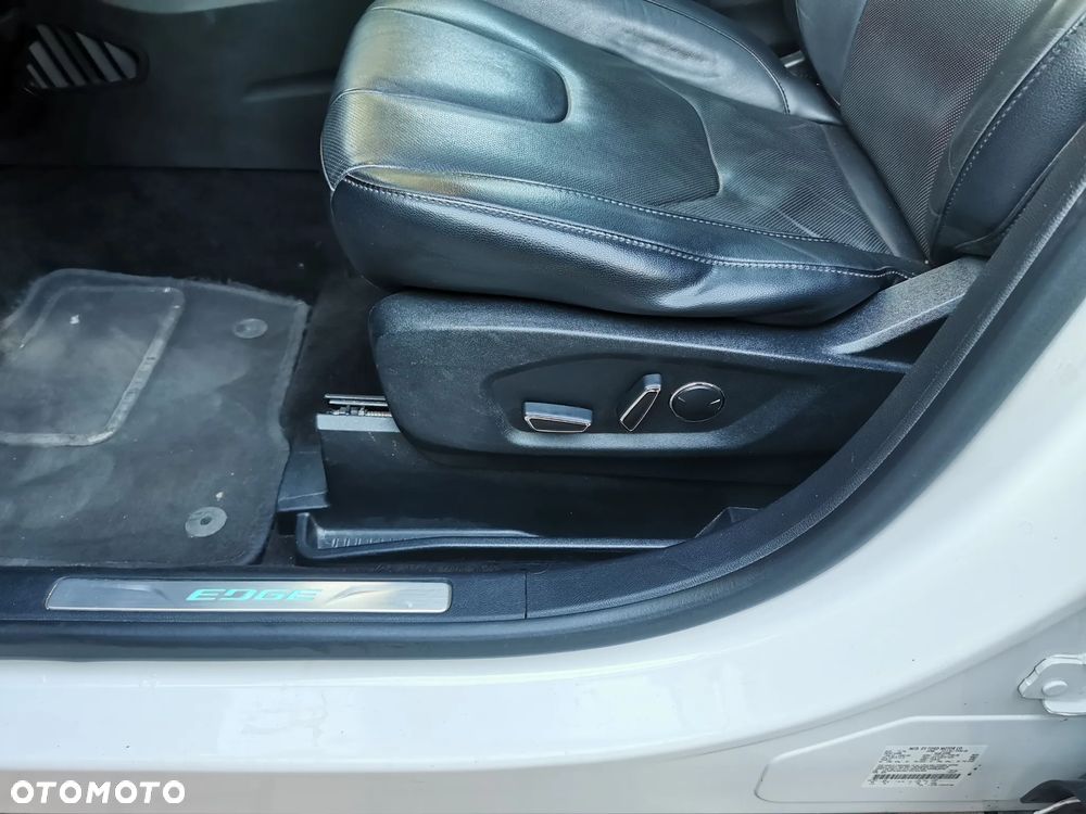 Ford Edge - 12