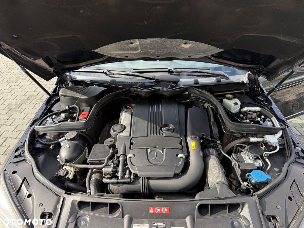 Mercedes-Benz Klasa C 180 CGI BlueEff Avantgarde - 33