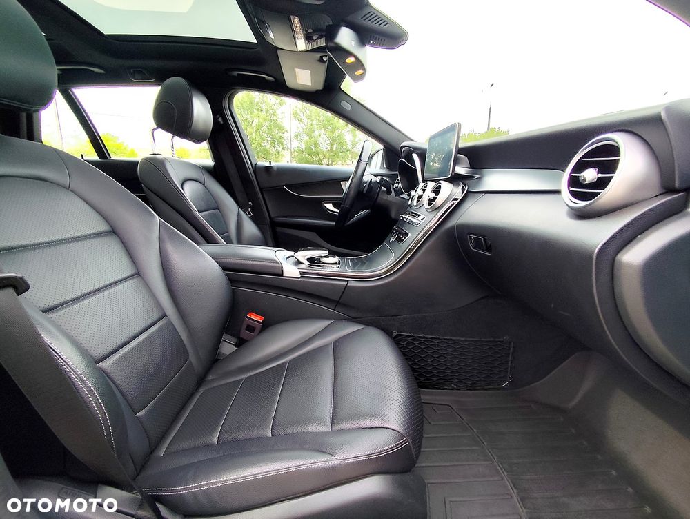 Mercedes-Benz Klasa C 300 9G-TRONIC AMG Line - 10