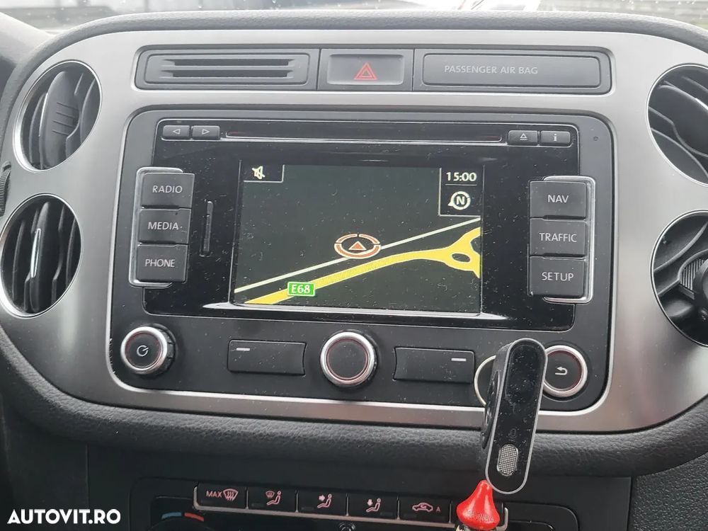 Volkswagen Tiguan 2.0 TDI DPF 4Motion BlueMotion Technology DSG Lounge Sport & Style - 4