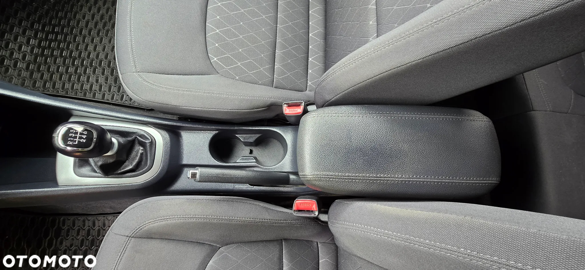 Kia Rio 1.4 XL Business Line - 33