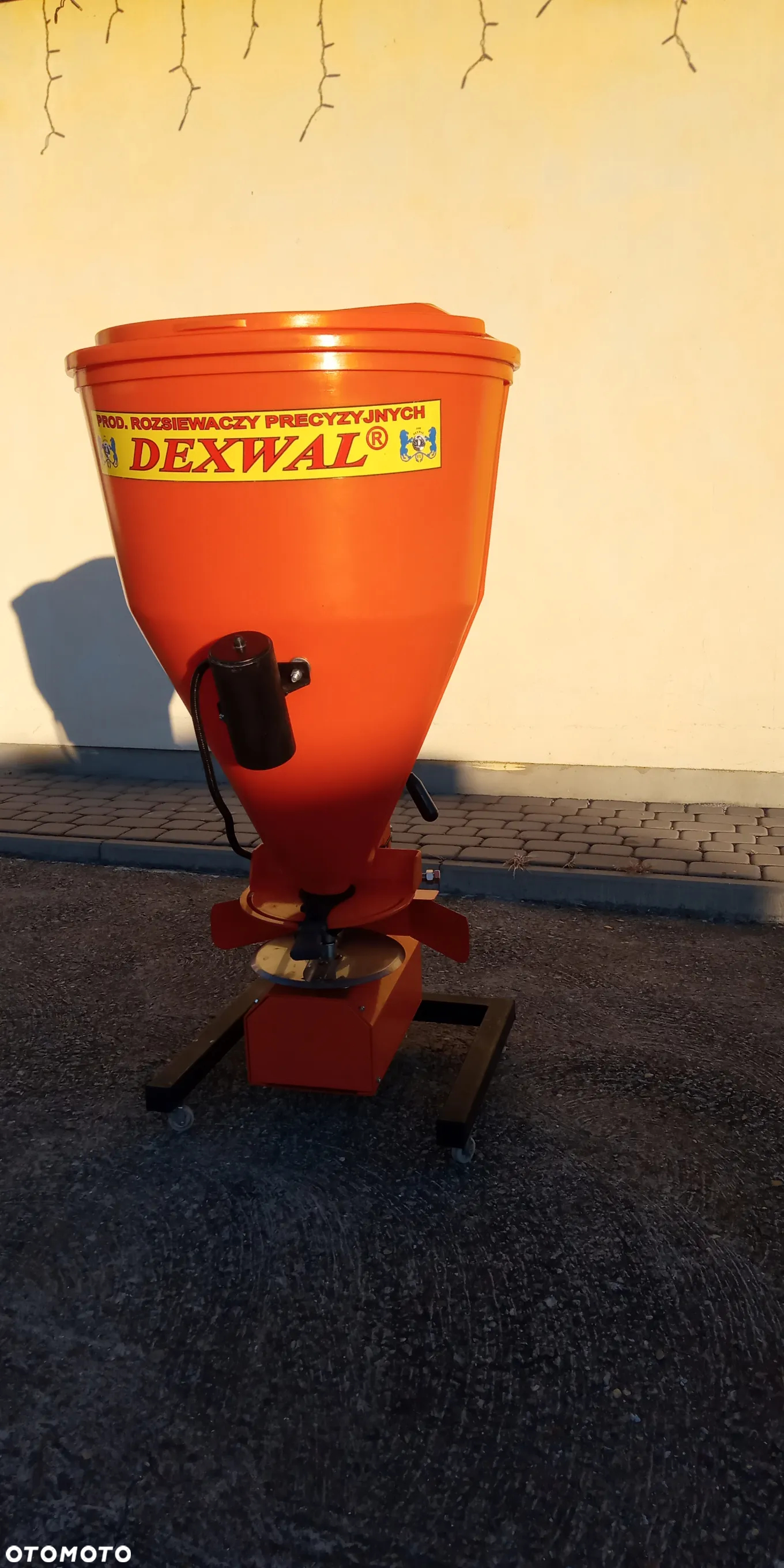 Solarka posypywarka DEXWAL SOLDROG - 11