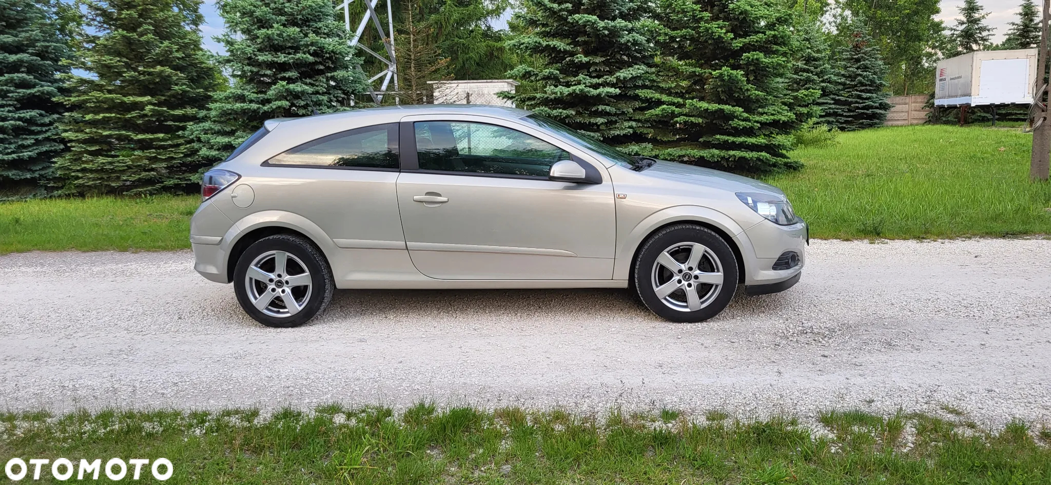 Opel Astra GTC 1.6 - 5