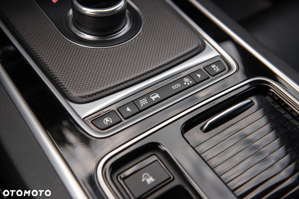Jaguar XF S AWD - 24