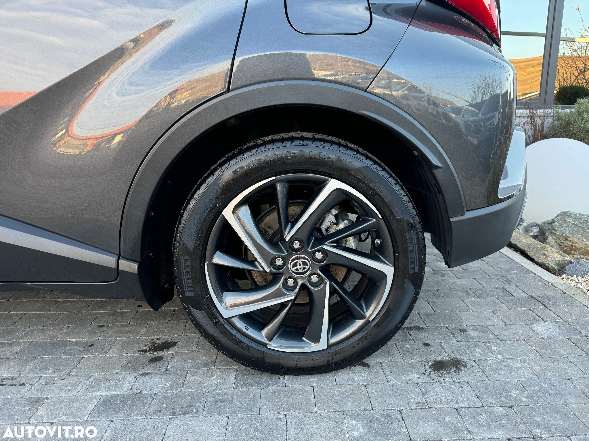 Toyota C-HR 2.0 HSD 184 CP 4x2 CVT C-ult Style bi-tone - 33