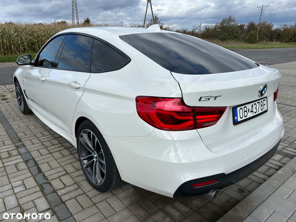 BMW Seria 3 318d M Sport - 9