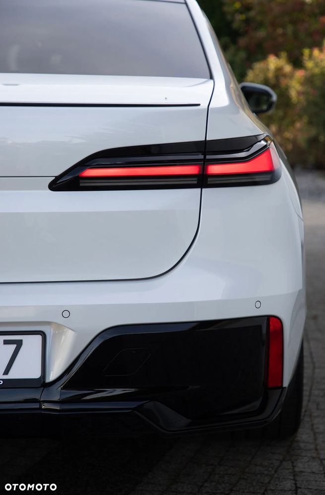 BMW Seria 7 - 8
