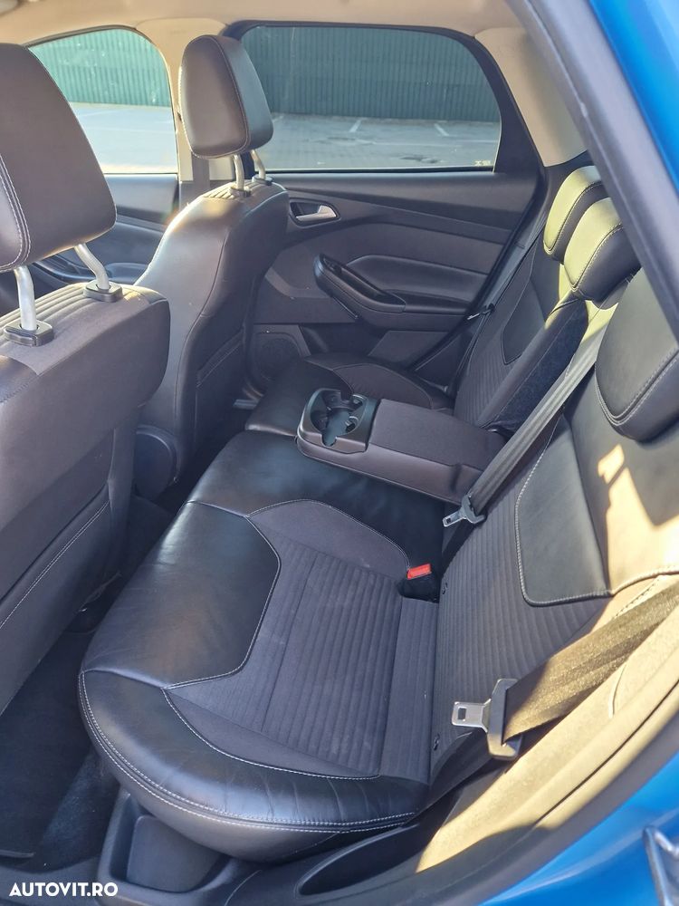 Ford Focus 1.5 TDCi Powershift Titanium - 5