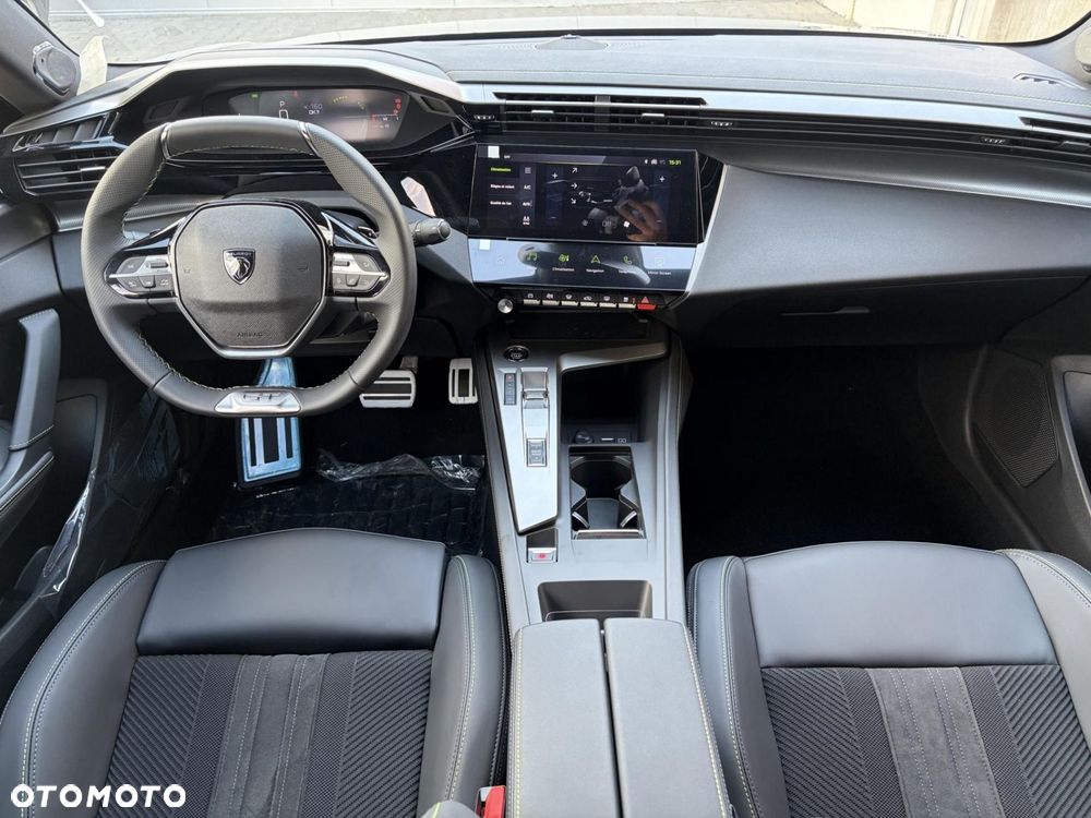 Peugeot 408 - 13