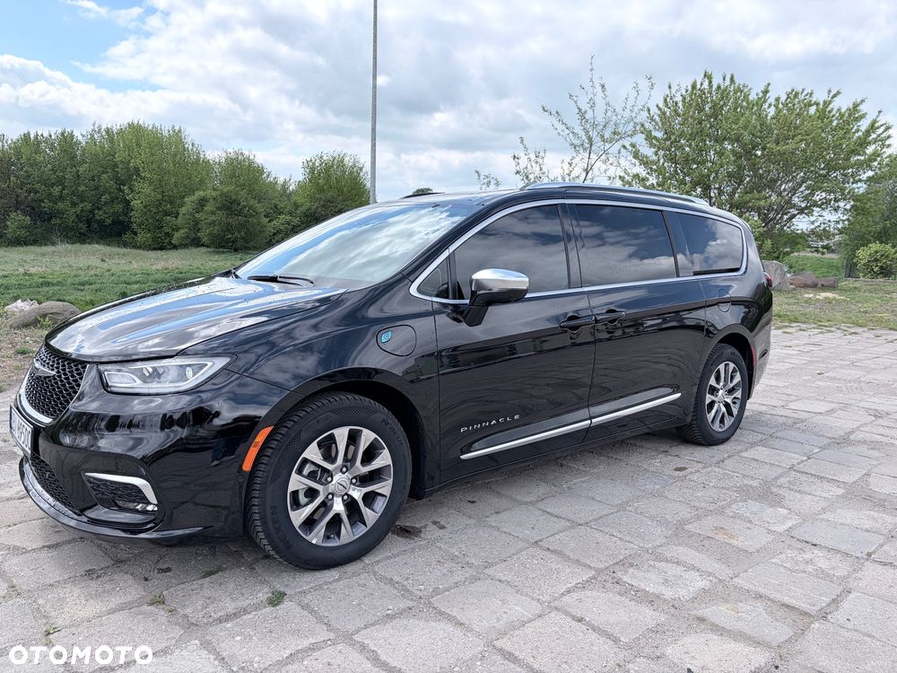 Chrysler Pacifica - 1