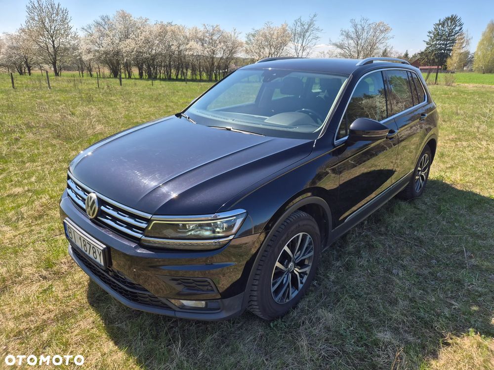 Volkswagen Tiguan - 1