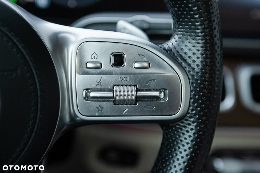 Mercedes-Benz GLS - 23