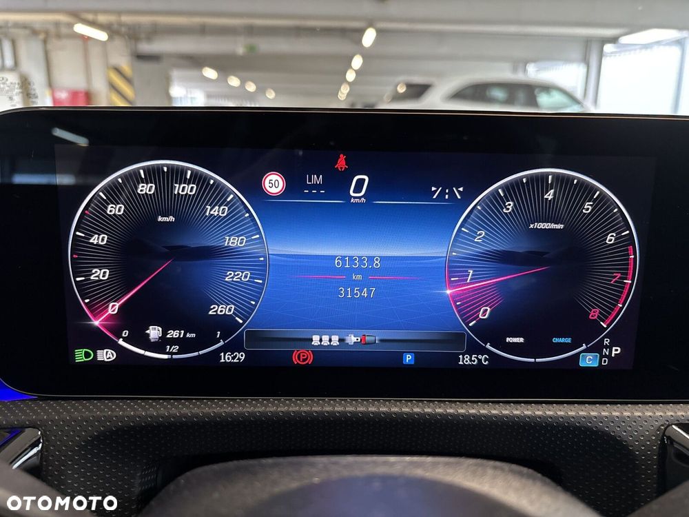 Mercedes-Benz CLA - 12