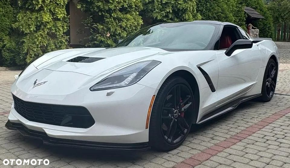 Chevrolet Corvette - 31