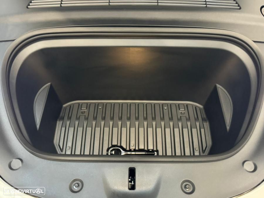 Tesla Model Y Long Range Dual Motor AWD - 49
