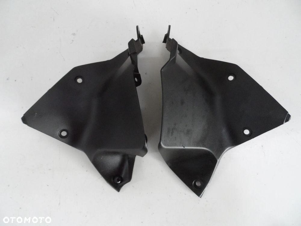 Kawasaki Z650 osłona plastikowa zaślepka P,L - 1