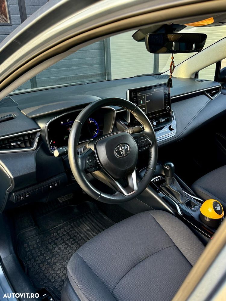 Toyota Corolla - 12