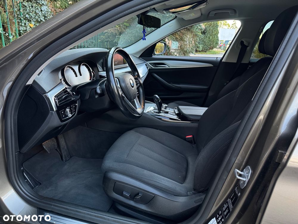 BMW Seria 5 520d xDrive Touring - 5