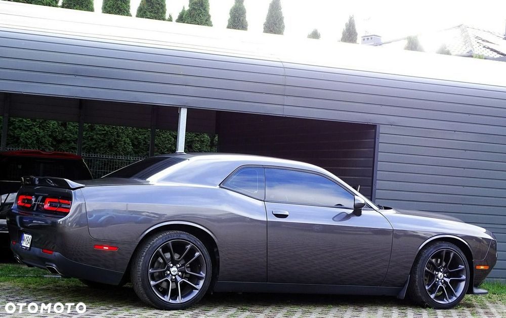 Dodge Challenger - 13