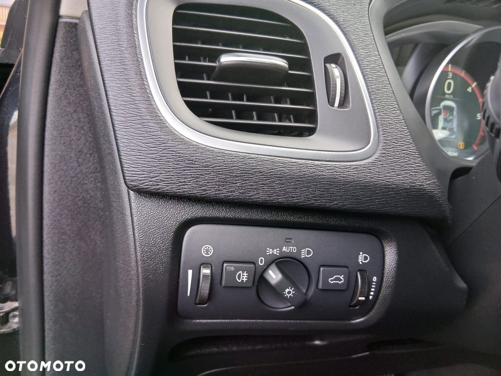 Volvo V40 D2 - 20