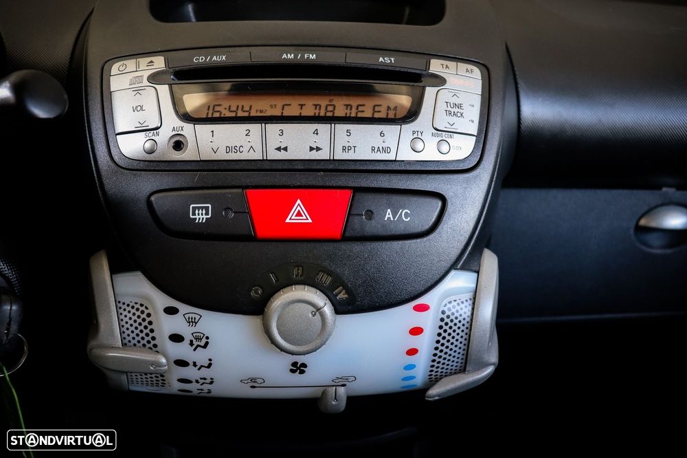 Peugeot 107 1.0 Access - 23