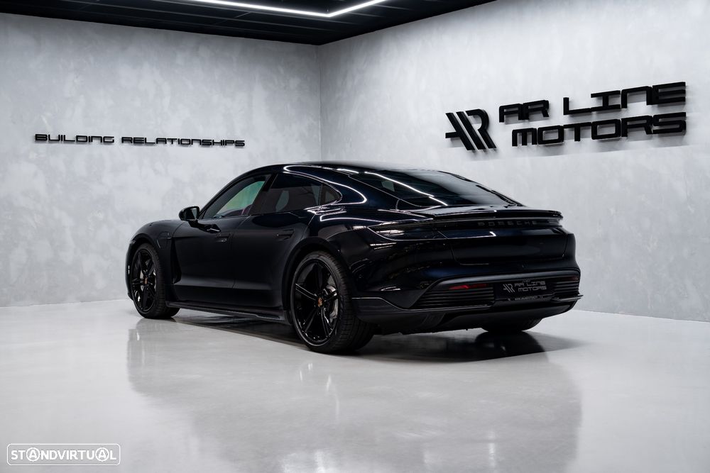 Porsche Taycan Turbo - 10