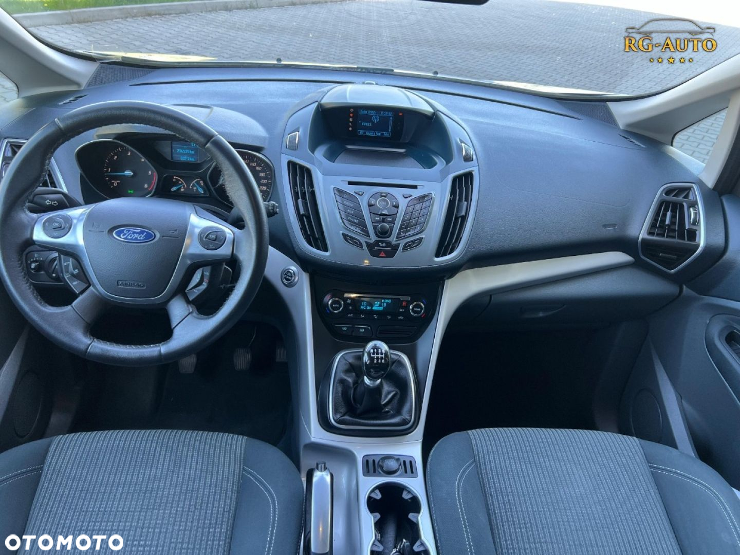 Ford Grand C-MAX - 35